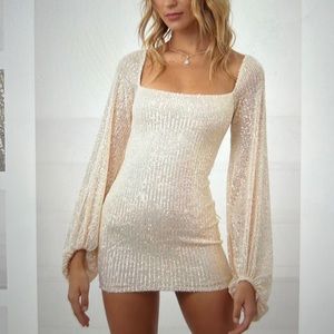 Lucy in the Sky Shantelle Sequins Dress in Champagne Sparkle, size Small.